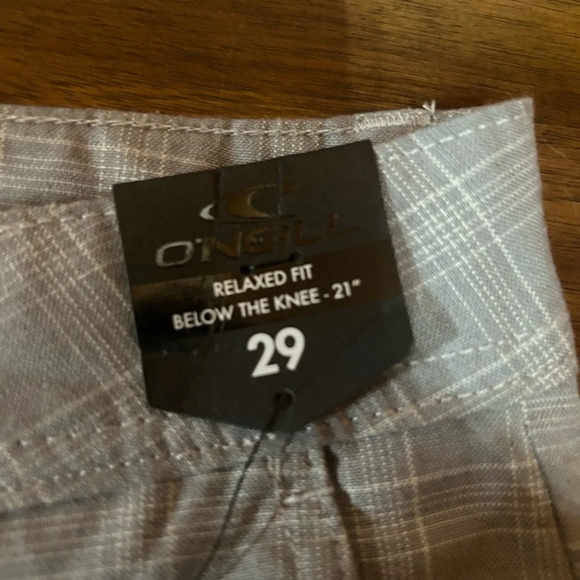 NWT O’Neill Relaxed Fit Below the Knee Shorts - Picture 4 of 5